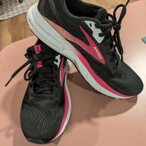 Brooks Trace Running Shoe